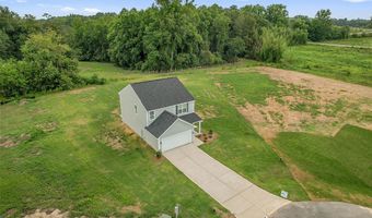 97 Coachman Ln, Autryville, NC 28318