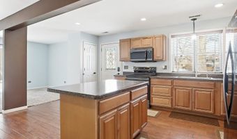 39450 N Circle Ave, Antioch, IL 60002