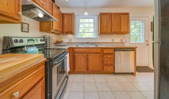 208 Congress St, Belfast, ME 04915