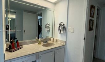 3675 N Country Club Dr 1809, Aventura, FL 33180