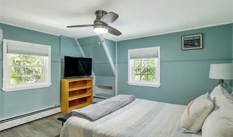 1216 E Main Rd, Middletown, RI 02842