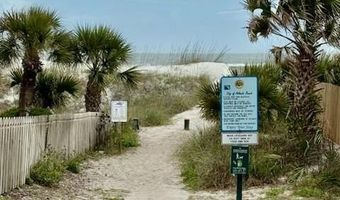 120 BEACH Ave, Atlantic Beach, FL 32233