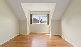 72 Montoya Dr 72, Branford, CT 06405
