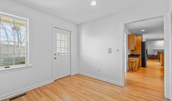 100 Pondview Ln, Bristol, CT 06010