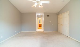 570 Castle Ridge Dr, Ballwin, MO 63021