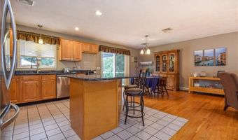 17 Middle St, North Providence, RI 02911