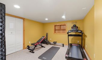 399 Trenton Ave N, Bayville, NJ 08721