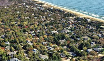 54 Gardiner Dr, Amagansett, NY 11930