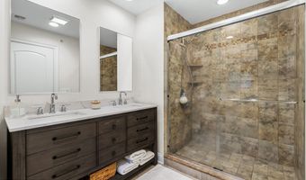 47 White Oak Ln, Aberdeen, NJ 07747