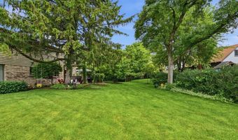 1411 W Allison Ct, Arlington Heights, IL 60005