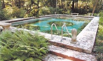 22128 5TH St, Abita Springs, LA 70420