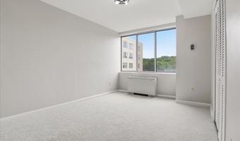 6641 WAKEFIELD Dr 703, Alexandria, VA 22307