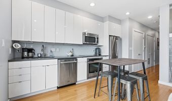 435 R St NW 404, Washington, DC 20001