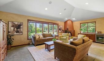 5870 Persimmon Dr, Fitchburg, WI 53711