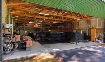 8599 E Apache Trl, Athol, ID 83801