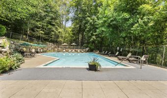 8 Carlisle Ct 8, Brookfield, CT 06804