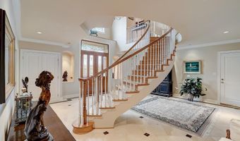 4744 34TH St N, Arlington, VA 22207