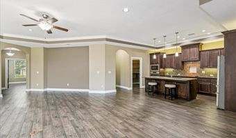 4872 N Prestwick Ave, Bel Aire, KS 67226