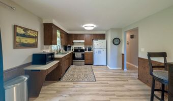 904 Carlin Pl, Angola, IN 46703