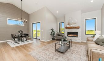 405 N Sunshine Ave, Brandon, SD 57005