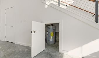 55 John Clarke Rd 3, Middletown, RI 02842