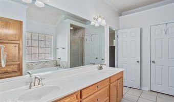 222 Country Club Dr, Benton, LA 71006