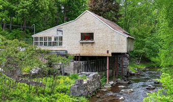 290 Leighton Rd, Augusta, ME 04330