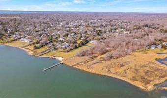 198 S Country Rd, Bellport, NY 11713
