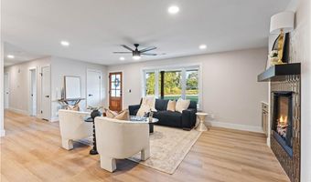1201 NW 10th St, Bentonville, AR 72712