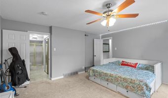 1026 Kehrs Mill Rd 4, Ballwin, MO 63011