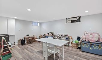 705 Lake Trl, Aurora, OH 44202