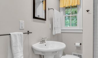 436 Pinewood St, Ann Arbor, MI 48103