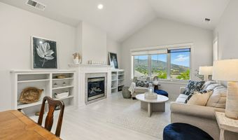 969 Golden Aspen Pl, Ashland, OR 97520