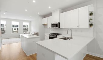 5 Pelham Ln, Bayville, NJ 08721