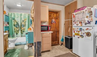 2 E MAIN St, Carlisle, PA 17015