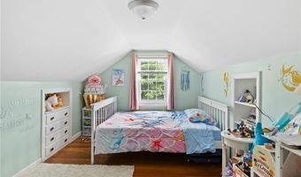 1472 Wampanoag Trl, East Providence, RI 02915