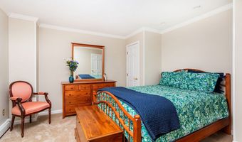 12 Fawn Ridge Dr, Brookfield, CT 06804