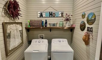 674 Cantrell Rd, Big Sandy, TN 38221