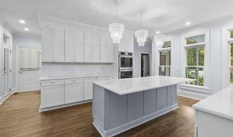 415 Pine St, Camden, SC 29020