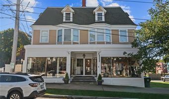 18 State St 6 (2nd Floor East), Bristol, RI 02809