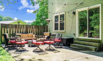 8614 BRAEBURN Dr, Annandale, VA 22003