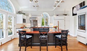 2 Harbor View Dr, Newport, RI 02840