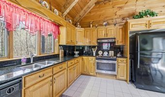 22 Country Ln, Berkley, MA 02779
