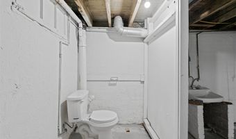 1106 Wade St, Aliquippa, PA 15001