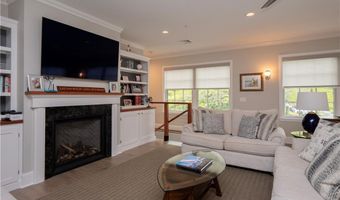 283 Broadway Ave, Newport, RI 02840