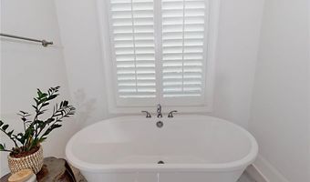 1001 Fairview Dr, Auburn, AL 36830