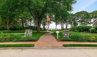 200 Wickford Point Rd, North Kingstown, RI 02852