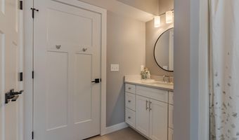 22 Sunrise Cir, Auburn, NH 03032