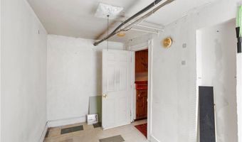 63 Lincoln Ave, Cranston, RI 02920