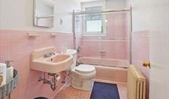 123 White St 123, Belmont, MA 02478